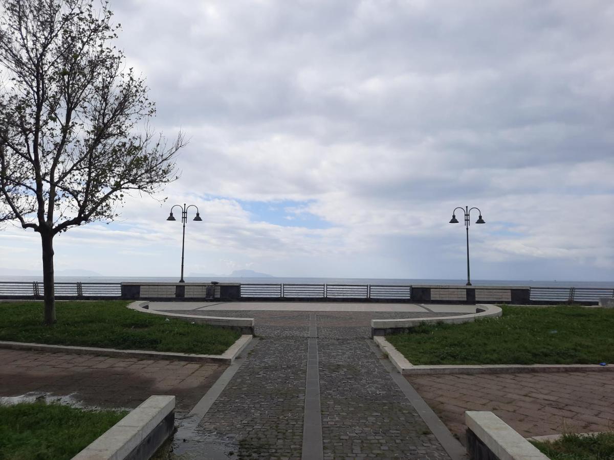 Bed and Breakfast Lungomare Поццуоли Экстерьер фото
